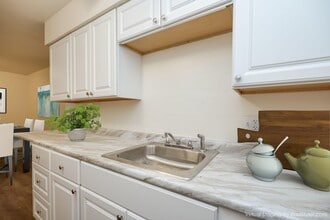 Spring Creek Apartments in Springboro, OH - Building Photo - Building Photo