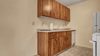 Cedarcrest Manor in Prince Albert, SK - Building Photo - Interior Photo