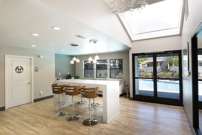 The Woods in Fremont, CA - Foto de edificio - Building Photo