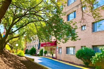 Madison Park Apartments in Hyattsville, MD - Foto de edificio - Building Photo