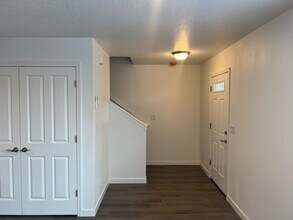 1106 W 11th St in Medford, OR - Building Photo - Building Photo