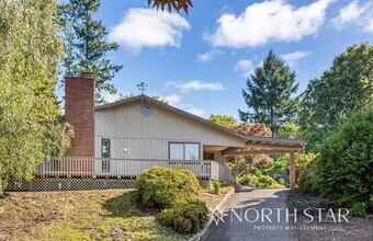 5103 SW Santa Monica Ct in Portland, OR - Building Photo - Building Photo