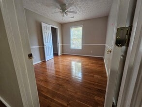 5001 Max Ridge Ct in Louisville, KY - Building Photo - Building Photo