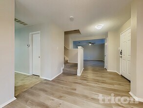 1113 Beeblossom Dr in Desoto, TX - Foto de edificio - Building Photo