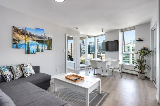 188 Keefer Pl