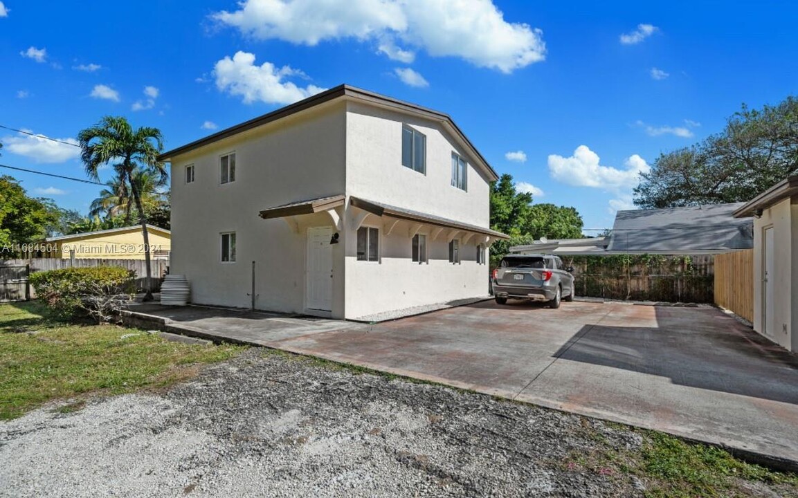 413 SE 22nd St in Fort Lauderdale, FL - Building Photo