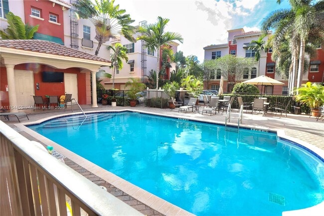 1033 NE 17th Way in Fort Lauderdale, FL - Building Photo - Building Photo
