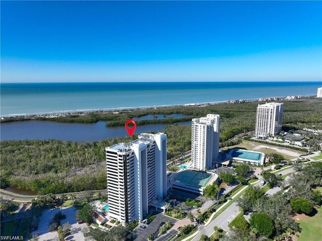 6825 Grenadier Blvd in Naples, FL - Building Photo - Building Photo