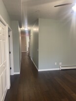 283 Hartford Ave, Unit 1 Apartamentos