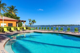 Manatee Bay in Boynton Beach, FL - Foto de edificio - Building Photo