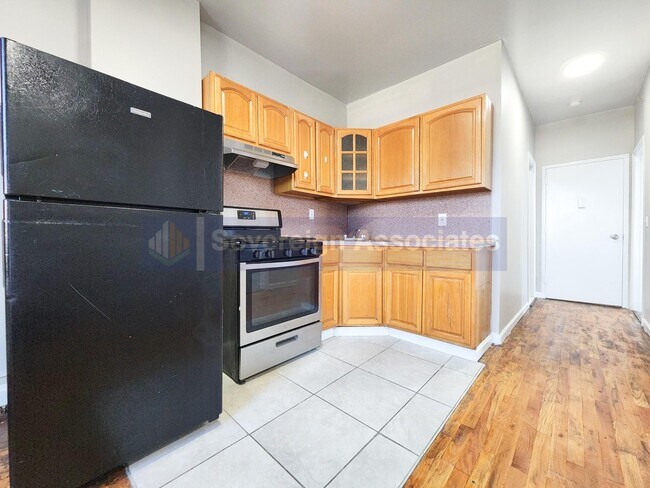 215 W 3rd St-Unit -3B in Mount Vernon, NY - Building Photo - Building Photo
