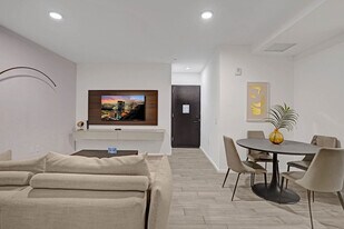 398 NE 5th St, Unit SI ID1504014P in Miami, FL - Building Photo