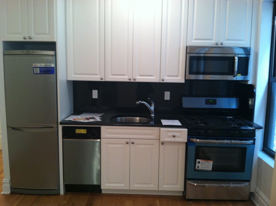 660 Riverside Dr in New York, NY - Building Photo