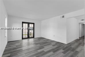 3220 S Le Jeune Rd in Miami, FL - Building Photo - Building Photo