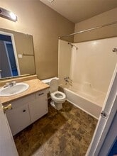 1208 W Hunt St in Sherman, TX - Foto de edificio - Building Photo