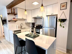 850 N Dewitt Pl in Chicago, IL - Building Photo - Building Photo