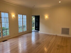 1111 Glenville Dr, Unit 1109.5 in Los Angeles, CA - Building Photo - Building Photo