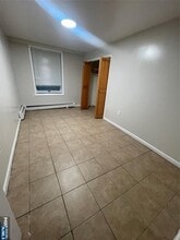 171 Charles St in Secaucus, NJ - Foto de edificio - Building Photo