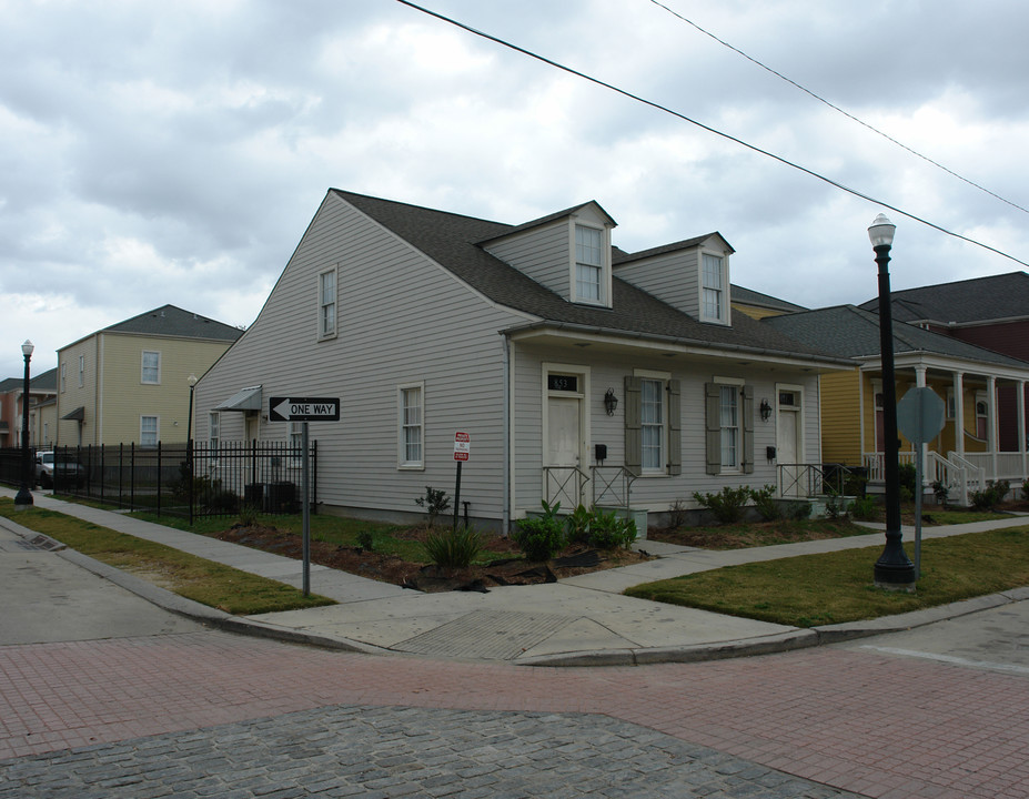 853 Josephine Dr in New Orleans, LA - Foto de edificio