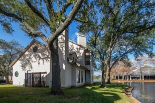 4144 Greystone Way in Sugar Land, TX - Building Photo