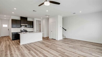 2908 Crown Gate Dr in Houston, TX - Building Photo - Building Photo