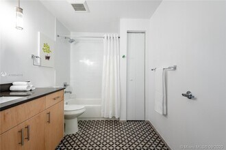 765 NW 1st St-Unit -302 in Miami, FL - Building Photo - Building Photo