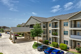 The Overlook at Plum Creek in Kyle, TX - Building Photo - Building Photo