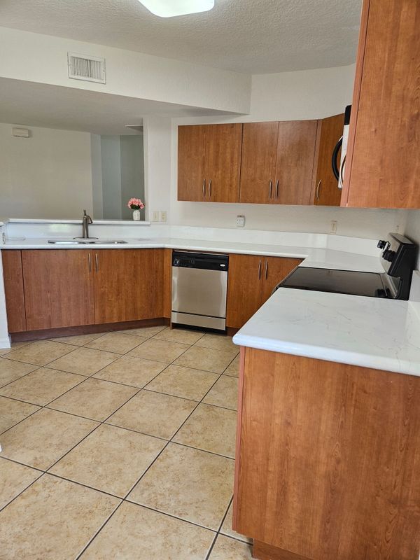 156 SW Peacock Blvd in Port St. Lucie, FL - Building Photo - Building Photo