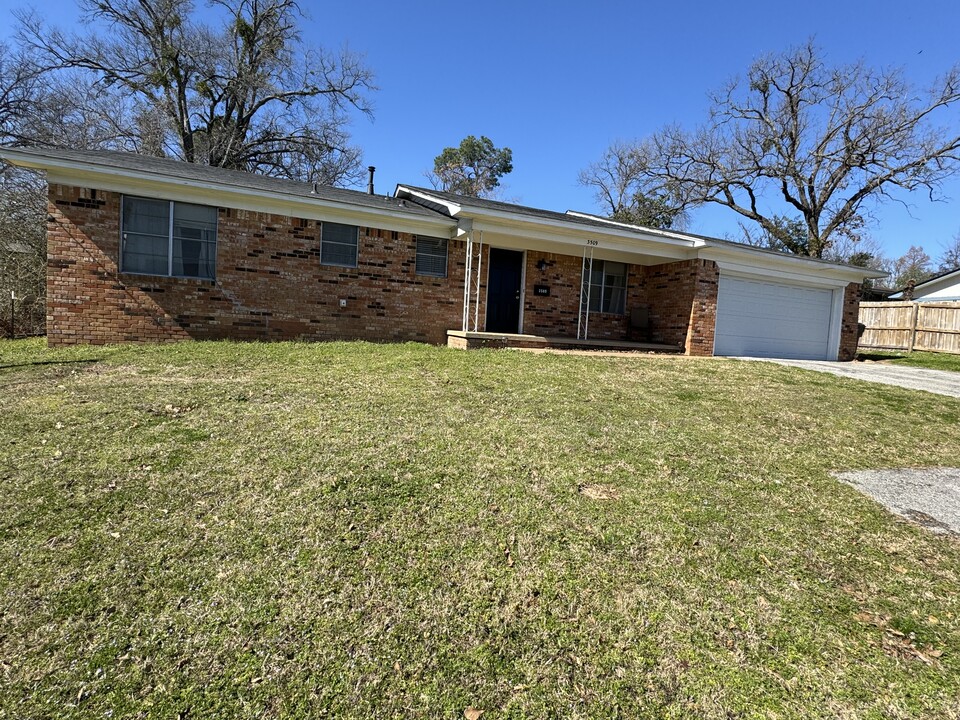 3509 Paluxy Dr in Tyler, TX - Building Photo