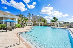 Halston Four Corners in Davenport, FL - Building Photo