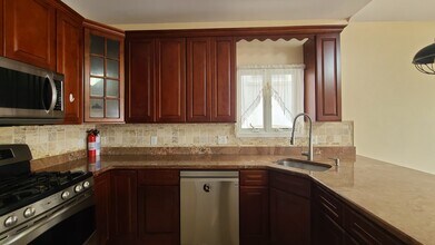 43 Ravine Ave, Unit 2 in Jersey City, NJ - Building Photo - Building Photo