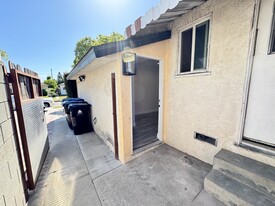 9490 Obeck Ave, Unit 9488 in Arleta, CA - Building Photo