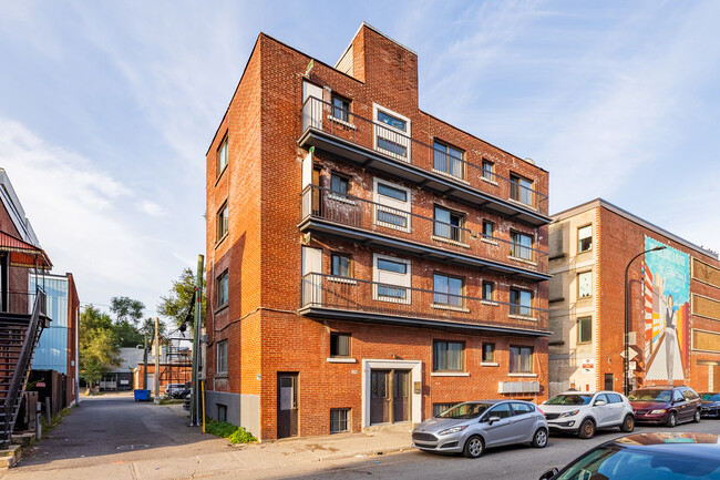 1290 Dorion Rue in Montréal, QC - Building Photo - Primary Photo