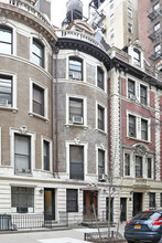 309 W 84th St in New York, NY - Building Photo - Primary Photo