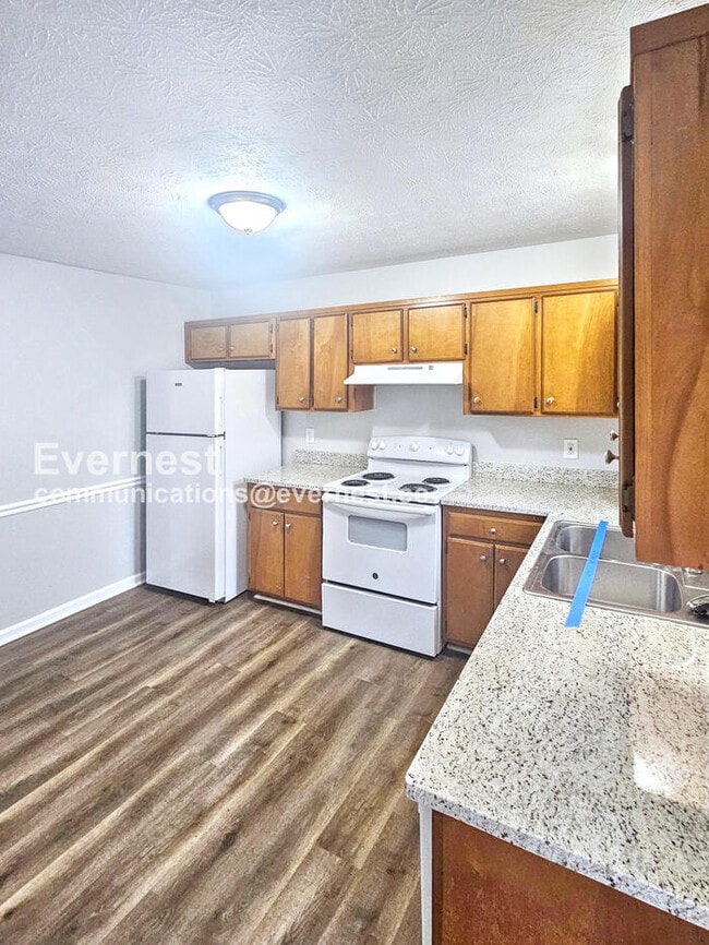 208 Centennial Dr in La Vergne, TN - Building Photo - Building Photo