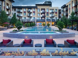 AMLI Cherry Creek Apartments