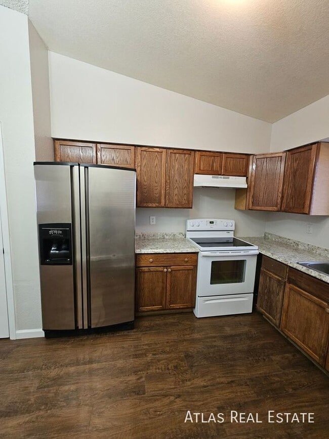 property at 306 E Vine Cir