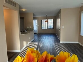 30661 Hidden Pines Ln, Unit Spacious Condo in Roseville, MI - Foto de edificio - Building Photo