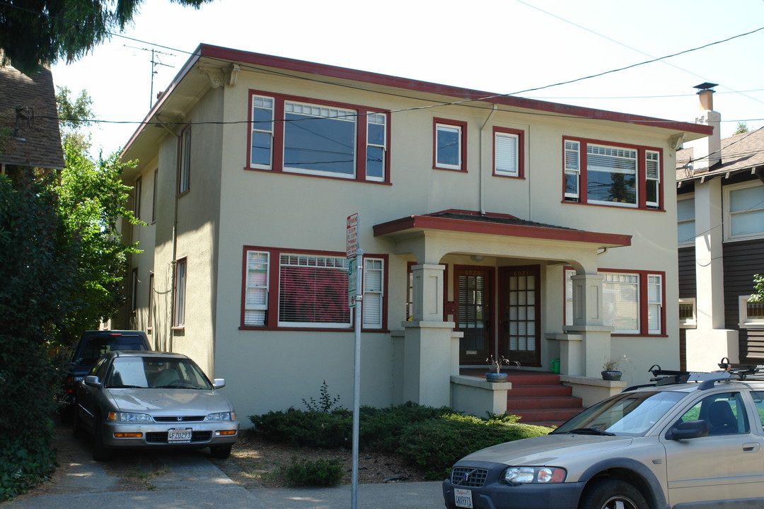 6027 Harwood Ave in Oakland, CA - Building Photo