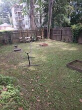 1083 Atlantic Dr NW, Unit Downstairs Unit-huge yard in Atlanta, GA - Building Photo - Building Photo