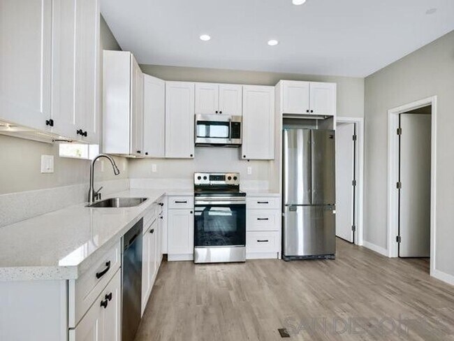 3681-3685 Herman Ave in San Diego, CA - Building Photo - Building Photo