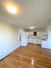 14 Chestnut St, Unit #4 in Malden, MA - Building Photo - Building Photo
