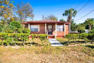 3206 N Miller St in Pensacola, FL - Building Photo - Building Photo