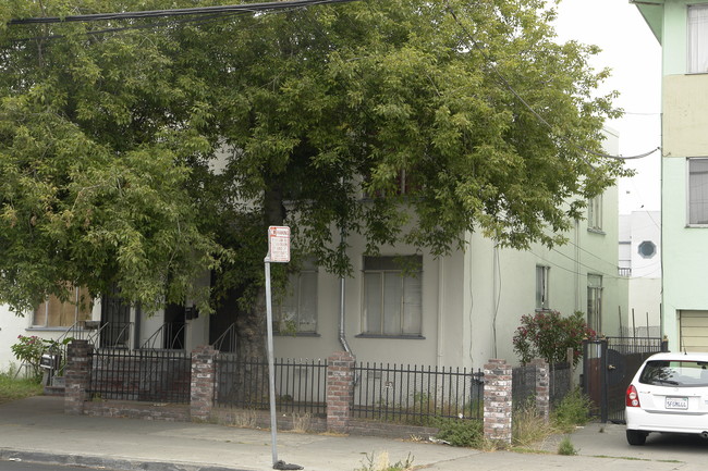 2036 High St in Oakland, CA - Foto de edificio - Building Photo