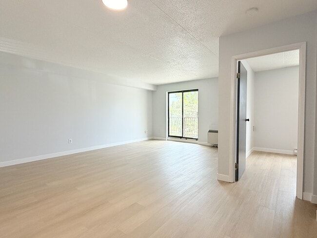 property at 2940 Elsmere Ave