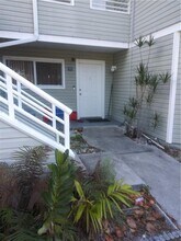 3437 NW 44th St, Unit 104 in Lauderdale Lakes, FL - Building Photo - Building Photo