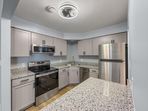 2049 Porte Deleau Ct, Unit 101 in Highland, IN - Building Photo - Building Photo