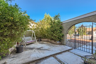 1908 Piccolo Way in Las Vegas, NV - Foto de edificio - Building Photo