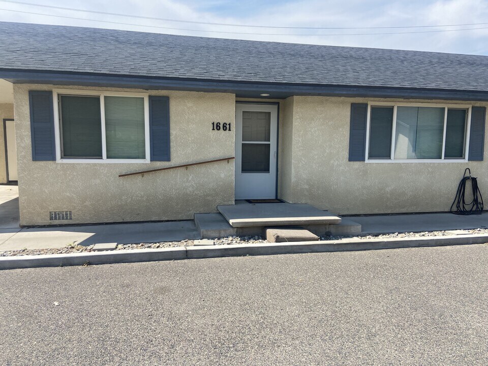 1661 Kaiser St in Fallon, NV - Building Photo