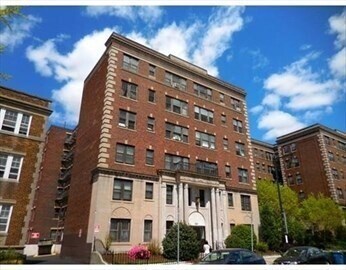 property at 2003 Commonwealth Ave